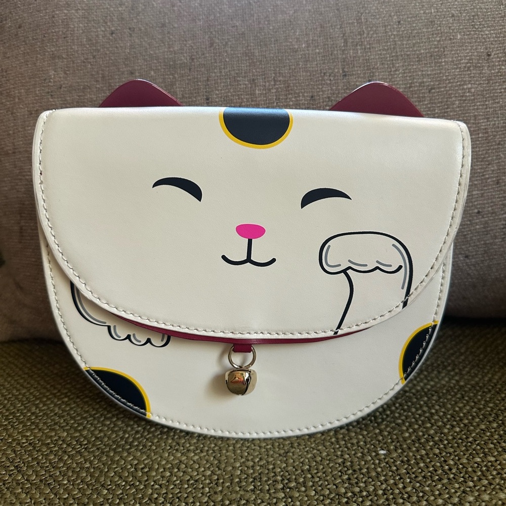 Kate spade lucky cat crossbody purse with gold chain strap